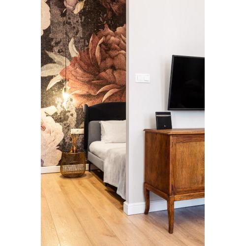 HOUSEHOST Apartment: Łazarza II street