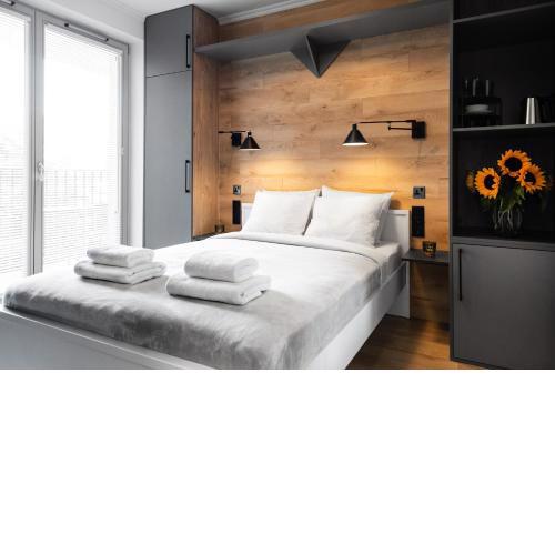 HOUSEHOST Apartment: Miodowa 42/12a Street