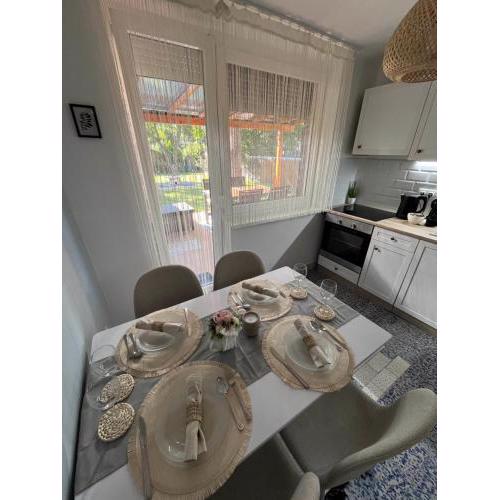 Hugo Residence