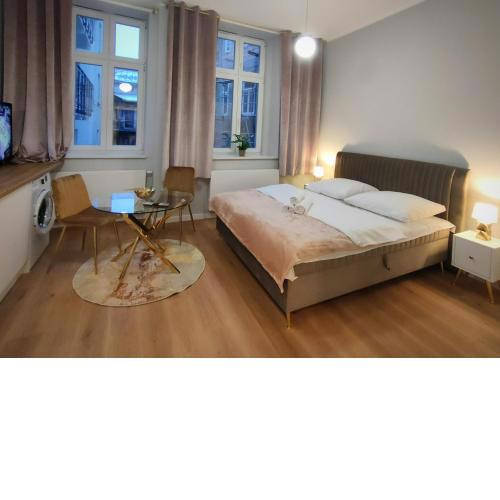 Hugo Star Apartments