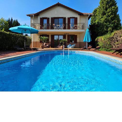 Hullám Villa B&B
