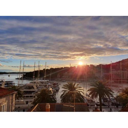 Hvar Bayfront