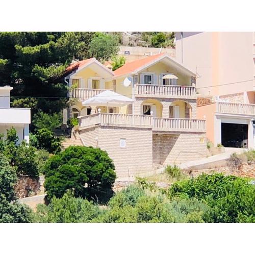 HVAR BEACH VILLA