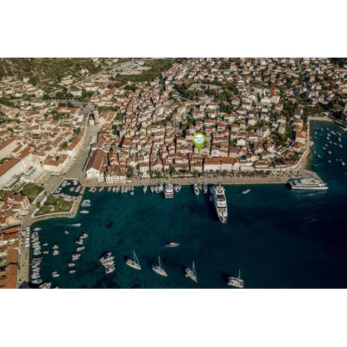HVAR CENTRAL APARTMENT