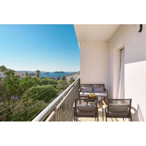 Hvar Lech Spacious 2 bedroom apartment with private parking