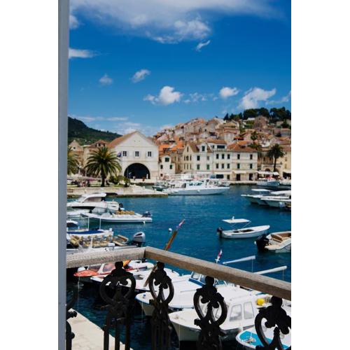 Hvar Riva Rooms