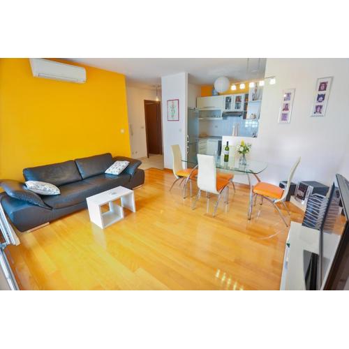 Ibis Apartment