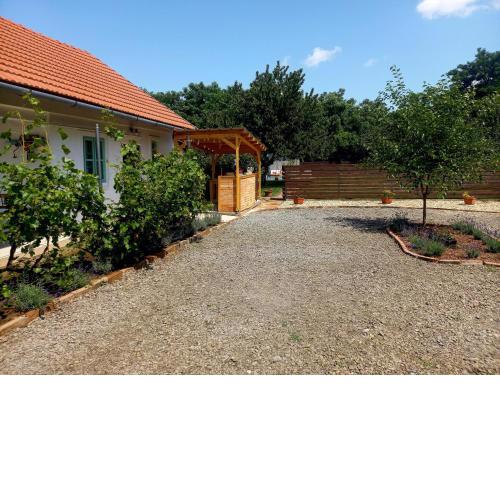 Idill Cottage Vendégház