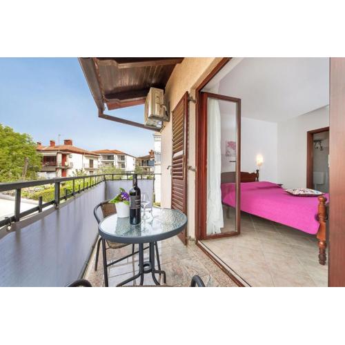 Idyllisches Apartment nur 800 Meter zum Strand mit 2 Balkone, Garten, Grill