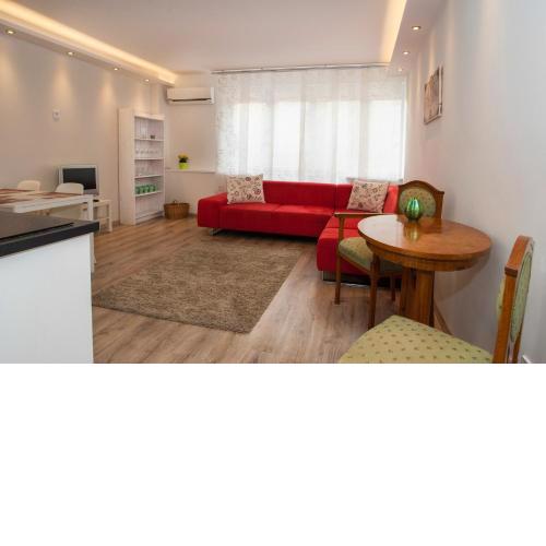 Ilona 2 bedrooms apartment in the center
