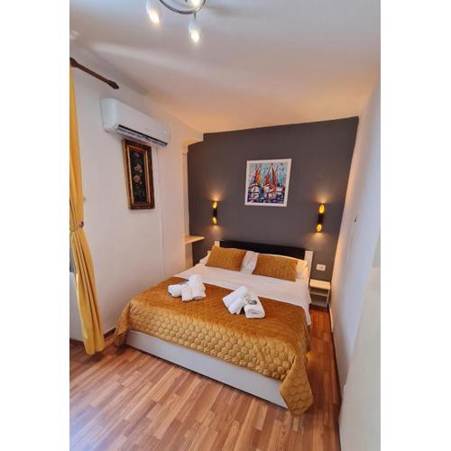 INCHY ACCOMMODATION - in the center of Diocletian\
