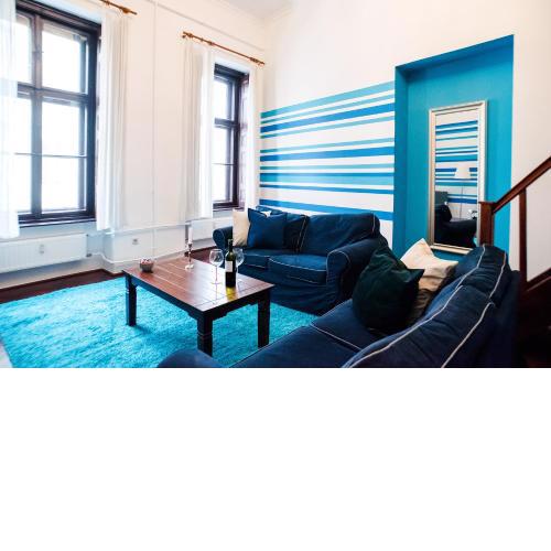 Indigo Apartment With Free Parking