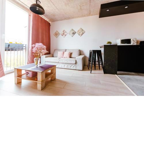 Industrial 9th Floor Central Apartment with Balcony and Views