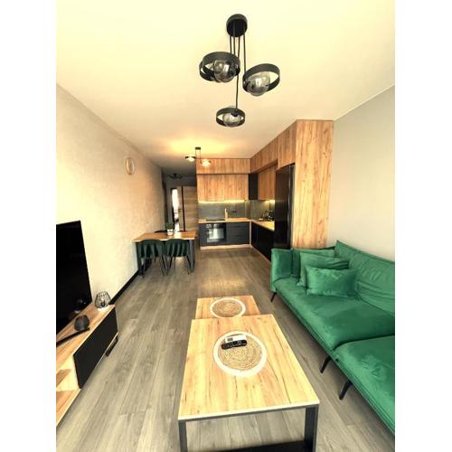 Industrial Designer Style 5 Persons 24 7 Check In
