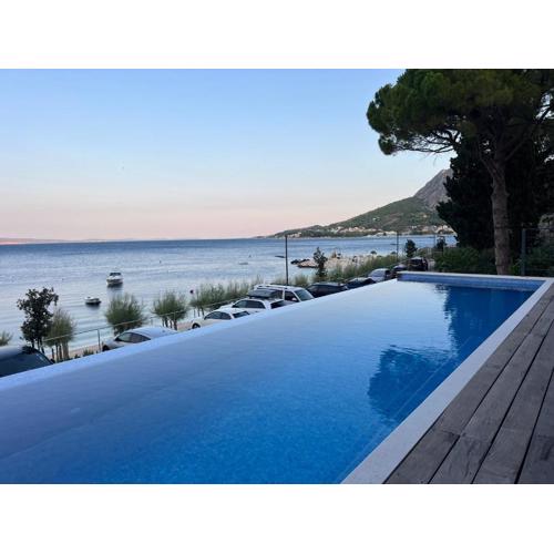 Infinity N5 Villa Brzet