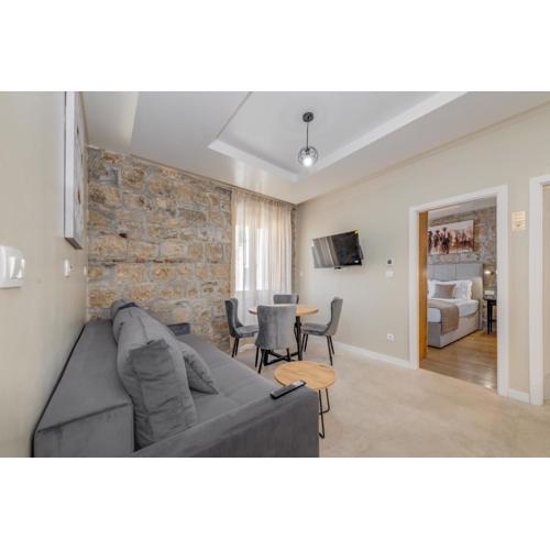 InMotion Luxury Rooms