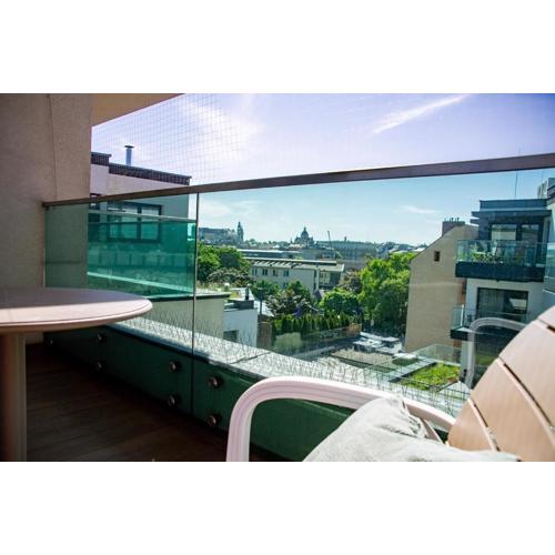 InPoint 2-rooms Apartment with bath, balcony, parking and City View - Wawel Castle