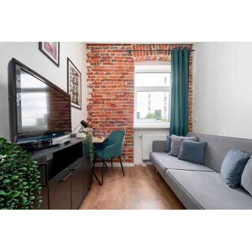 Intimate Studio Suitable for 2 People by Noclegi Renters