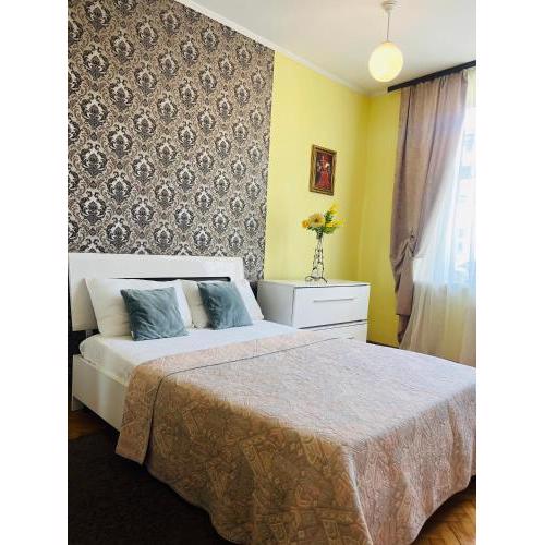 Iren Horodoska 111 Apartment
