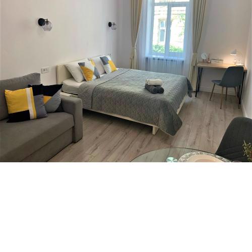 Iris apartment on Popovich