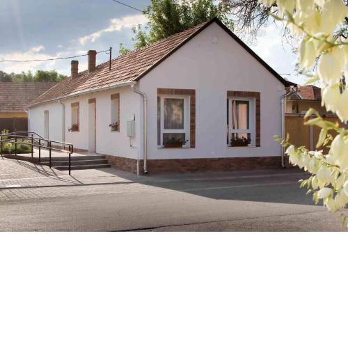 Írisz Apartmanház