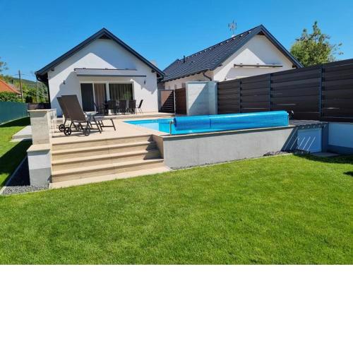 IronHill Apartmanház Vonyarcvashegy