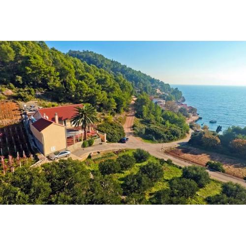 Isolated apartments with a swimming pool Cove Tvrdni Dolac, Hvar - 6112