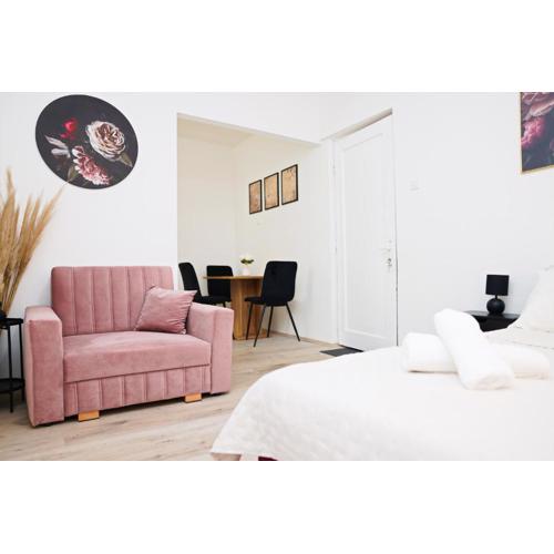 Izabella Seaside Suites