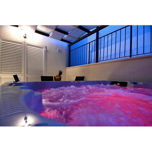 Jacuzzi Apartment Minnie