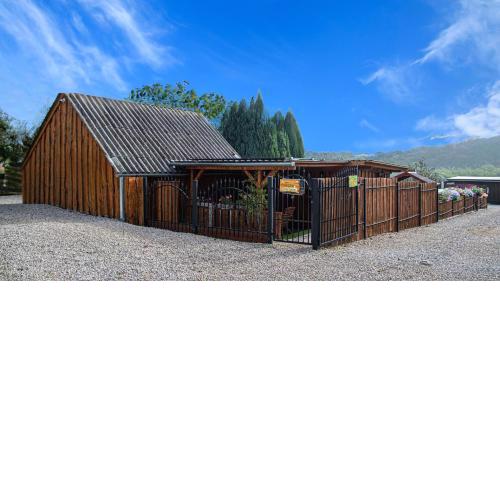 Jacuzzi, Hot Tub, and Sauna Retreat near Hévíz