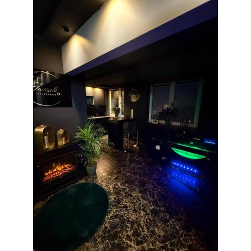 Jacuzzi Jungle Apartments