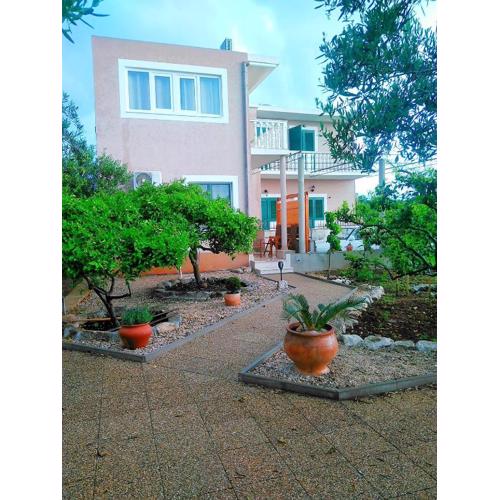 Jakov one bedroom apartment Sucuraj