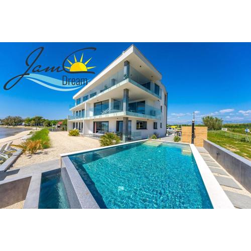 JamC Dream Familientraum direkt am Meer mit beheiztem Pool