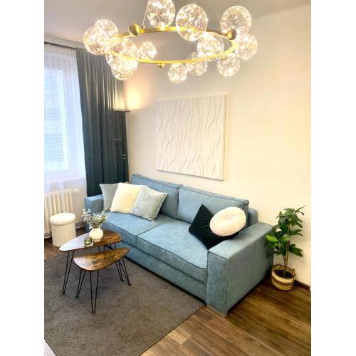 James Dean apartment - next to Nivy Bus station & Mall (Free parking on the weekend)