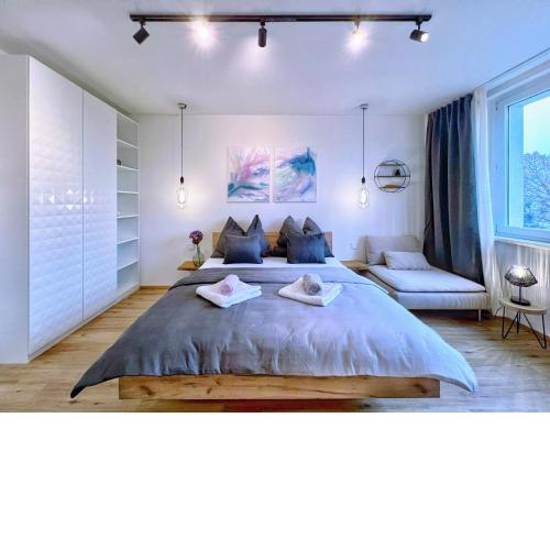Jana's WOW apt, 3 room, free parking, 15'Airpt, 25'City