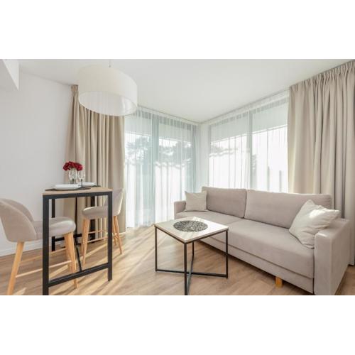 Jantaris Apartments near Beach with Fitness by Noclegi Renters