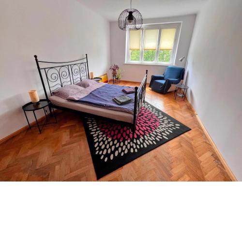 Jasne mieszkanie z balkonem w centrum