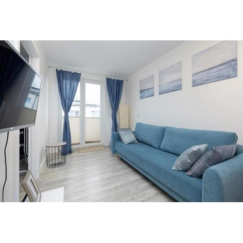 Jasny Apartament z Balkonem w Świnoujściu by Noclegi Renters