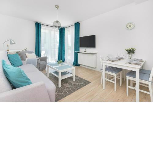 Jasny & Przestronny Apartament z Balkonem i Parkingiem by Rent like home