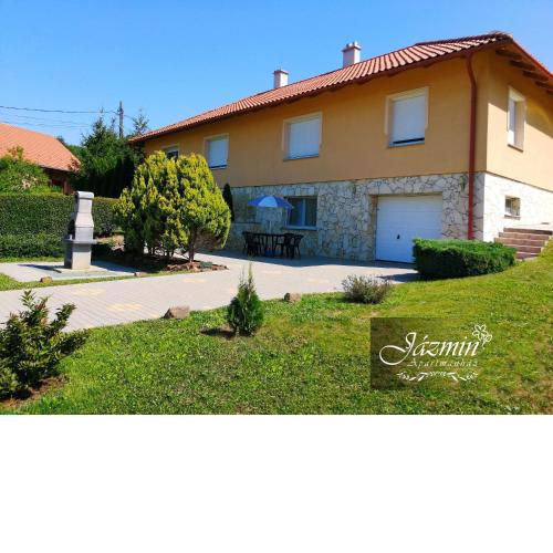 Jázmin Apartmanház