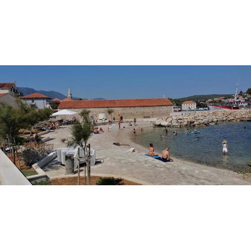JELSA center-Sea view apartment near the beach - B2