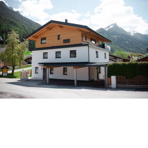 Johann Apartments