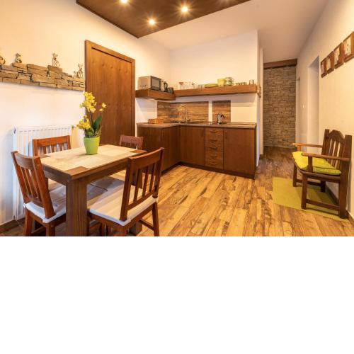 Juhar Apartmanház