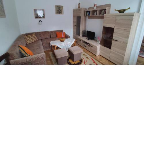 Júlia Apartman.
