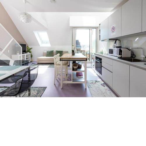 JULIUS 6 - Duplex Apartment 5 Mins to City Center