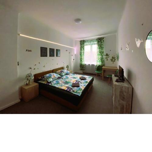 Jungle Rooms