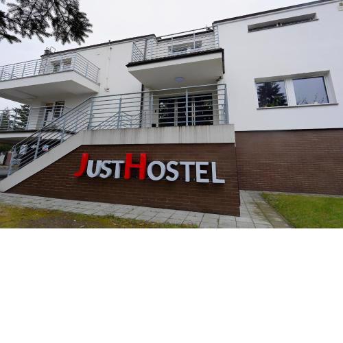 Justhostel