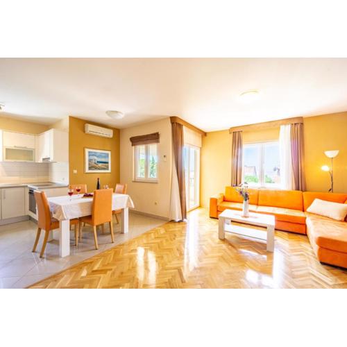 Karchna Erica central location in countyside with large barbecue area