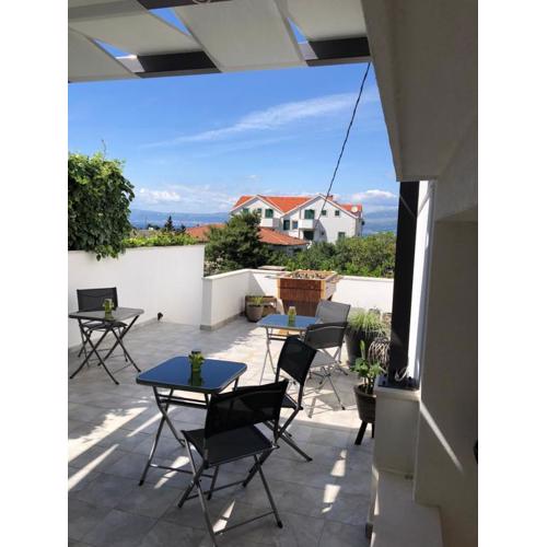 Karina Apartments