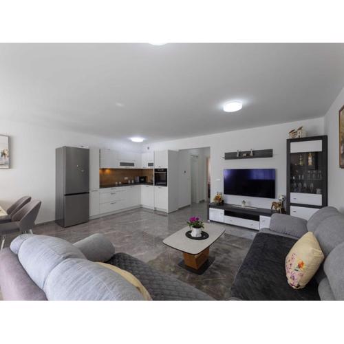 Kastel Stari Sunny Downtown Apartment with Terrace - One Bedroom Apartment with Terrace